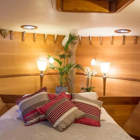 Bateau-hôtel Barge Tango Bordeaux